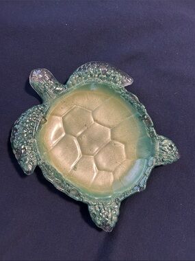 Handcrafted Resin Turtle Accent Dish in Green and Gold